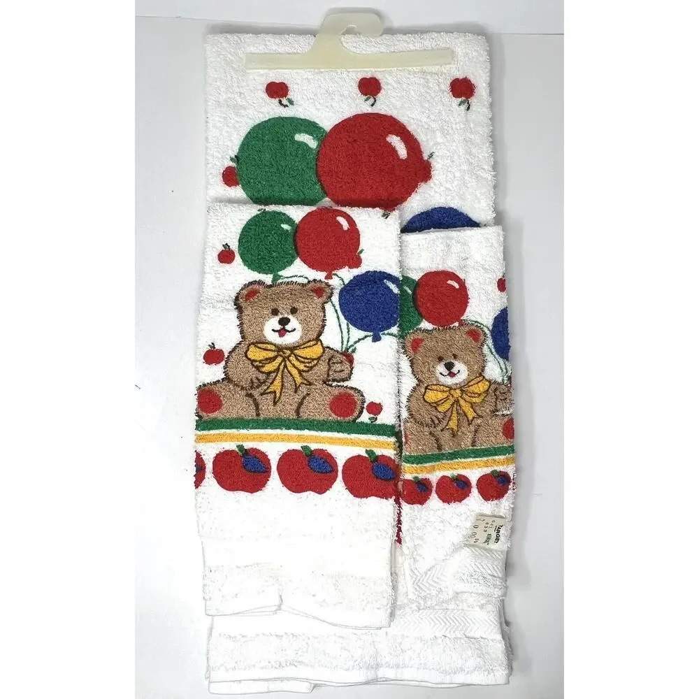 Vintage Childrens Kids Bath Towel Set Balloons Bear Apples Bathroom NWT 3pcs